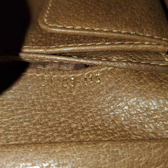 GUCCI Accessory Collection Bi- Fold Wallet - Picture 2 of 7